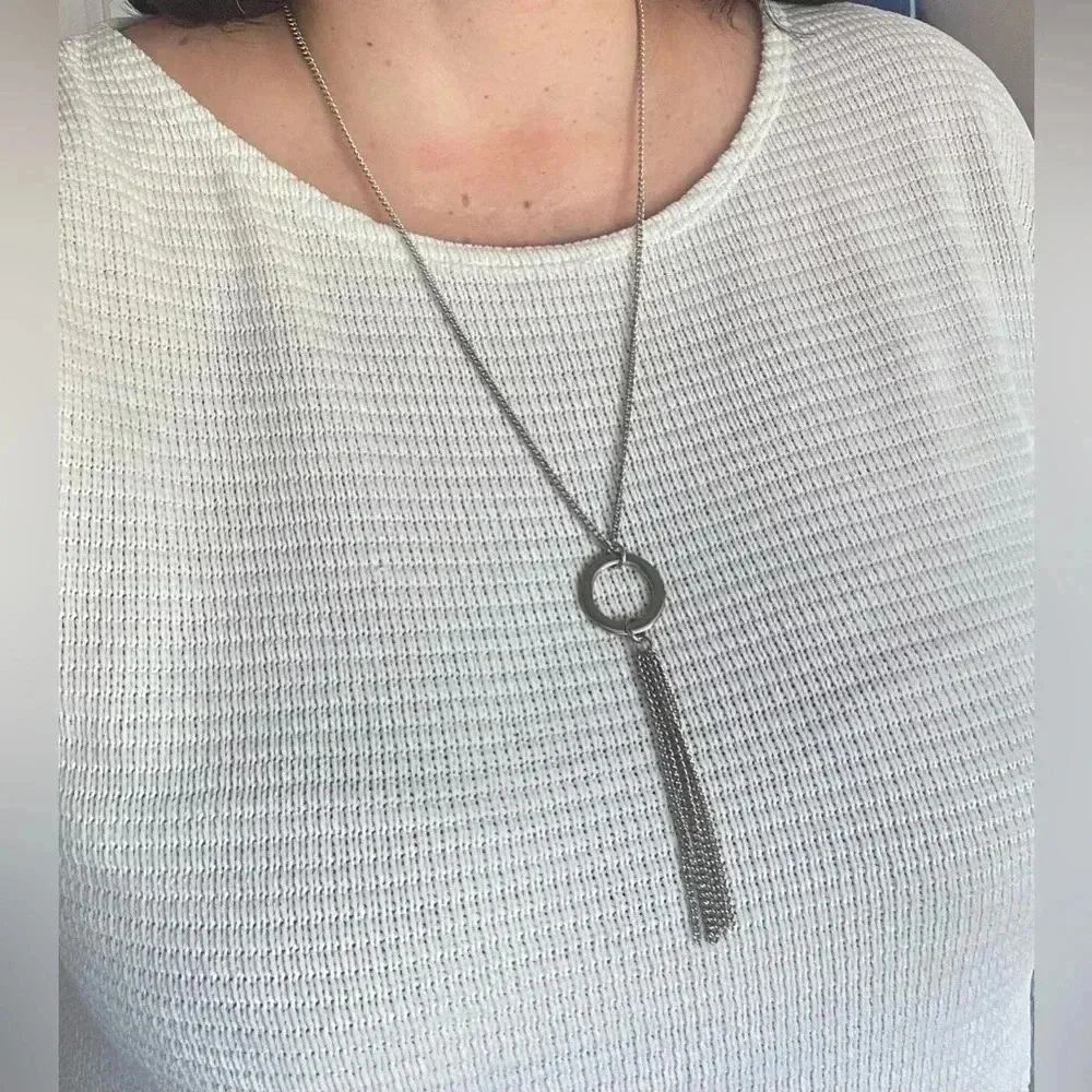 Silver Necklace‎ with Circle Detail
